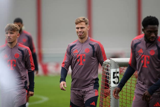 Soccer, Men s, Champions League, 2026–2027 Season, FC Bayern Munich, Final Training Session: Joshua Kimmich of FC Bayern Munich Sticks Out His Tongue; Facial Expression, Gesture