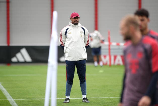 Soccer, Men s, Champions League, 2026–2027 Season, FC Bayern Munich, Vincent Kompany s final training session, FC Bayern Munich coach standing on the training field