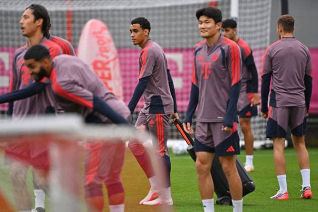 Jamal MUSIALA of Bayern Munich drags the jukebox behind him during the final training session for the Champions League, 2026–27 season, group stage match between FC Bayern Munich and Bodø Glimt on September 9, 2026