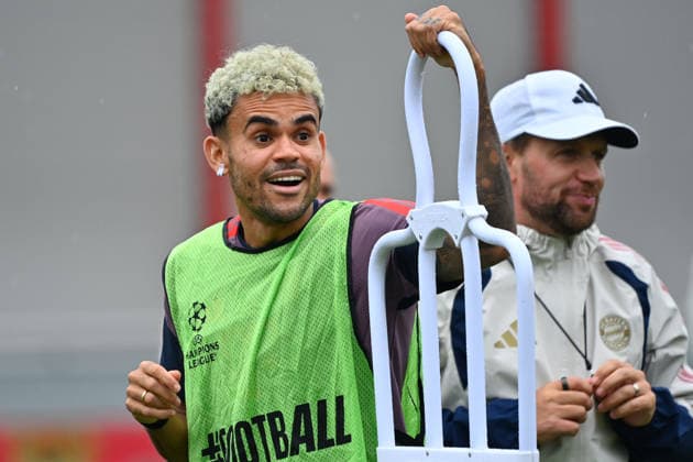 Luis DIAZ, Bayern Munich, laughing, laughter, smiling, optimistic, in good spirits, action, single frame, cropped close-up, half-length shot, final training session for the Champions League soccer season 2026–27, League phase: FC Bayern Munich vs. Bodø Glimt on September 9, 2026