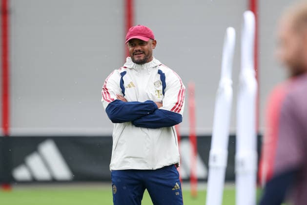 Vincent Kompany, FC Bayern Munich head coach, laughs during training, GER, final training session, FC Bayern Munich, soccer, UEFA Champions League, Matchday 1, group stage, 2026–2027 season, September 9, 2026, GER, final training session, FC Bayern Munich, soccer, UEFA Champions League, Matchday 1, league phase, 2026–2027 season, September 9, 2026, Munich Copyright: xEibner-Pressefoto JennixMaulx EP_JML