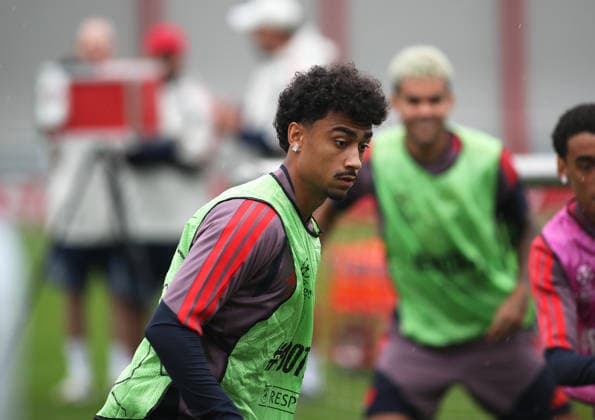 Soccer, Men s, Champions League, 2026–2027 Season, FC Bayern Munich, Final Training Session: Nathaniel Brown, FC Bayern Munich, Head, Upper Body