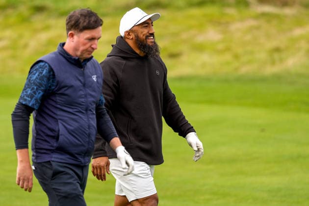2026 Amgen Irish Open - Pro-Am, Trump International Golf Links, Doonbeg 9 9 2026 Connacht™s Bundee Aki walks up the first fairway Bundee Aki walks up the first fairway 9 9 2026  Copyright: xx BB2_0120