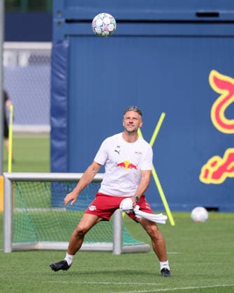RB Leipzig Training: Champions League Matchday 1, Leipzig, September 9, 2026, Red Bull Academy, Soccer, Champions League, Matchday 1, RB Leipzig, Final training session before the away game in Como, Pictured: Coach Martin Demichelis, RB Leipzig, For editorial use only, Picture Point