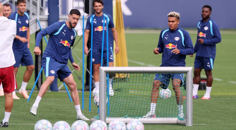 RB Leipzig Training: Champions League Matchday 1, Leipzig, September 9, 2026, Red Bull Academy, Soccer, Champions League, Matchday 1, RB Leipzig, Final training session before the away game in Como. Pictured from left: Romulo, Antonio Nusa. For editorial use only, Picture Point