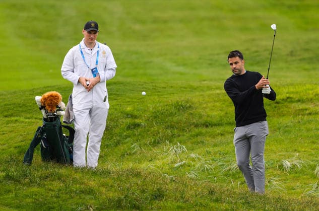 2026 Amgen Irish Open - Pro-Am, Trump International Golf Links, Doonbeg 9 9 2026 Former Munster Rugby player Conor Murray plays a shot from the rough on the second Conor Murray plays a shot from the rough on the second 9 9 2026  Copyright: xx BB3_7415