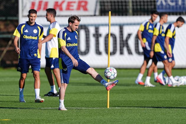 Ahead of the Fenerbahce v AS Roma ISTANBUL, TURKIYE - SEPTEMBER 09: Fenerbahce player Kerem Akturkoglu attends a training session under the guidance of head coach Ismail Kartal at Can Bartu Training Facilities ahead of their UEFA Champions League match against Italy s AS Roma in Istanbul, Turkiye, on September 09, 2026. The Istanbul side conducted their final tactical drills at the complex before hosting the Italian club in their group stage opener. Cemal Yurttas Anadolu Istanbul Turkey. Editorial use only. Please get in touch for any other usage.  Copyright: x2026xAnadoluxCemalxYurttasx