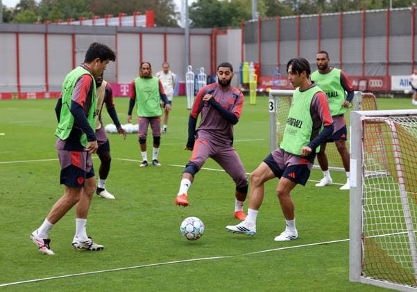 Soccer, Men s, Champions League, 2026–2027 Season, FC Bayern Munich, Final training session: Min Jae Kim (FC Bayern Munich), Ismael Saibari (FC Bayern Munich), and Hiroki Ito (FC Bayern Munich), from left to right, in a practice match, ball
