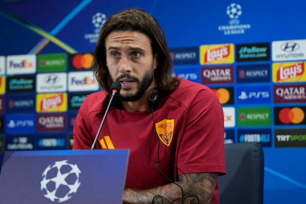 September 9, 2026, Kadikoy, Istanbul, Turkey: AS Roma s Mario Hermoso (C) attends a press conference, PK, Pressekonferenz before a training session at Sukru Saracoglu Stadium in Istanbul, Turkey, on September 9, 2026, on the eve of the UEFA Champions League first round, football match against Fenerbahce. Kadikoy Turkey - ZUMAu194 20260909_zip_u194_013 Copyright: xTolgaxUluturkx