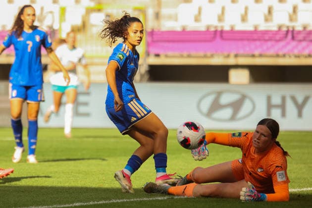 FIFA U-20 Women s World Cup Poland 2026 - Italy vs New Zealand in Lodz, Poland Paola FADDA of Italy and Brooke NEARY of New Zealand are seen during the FIFA U-20 Women s World Cup Poland 2026 match between Italy and New Zealand at Stadion Miejski LKS Lodz. Copyright: xMikolajxBarbanellx