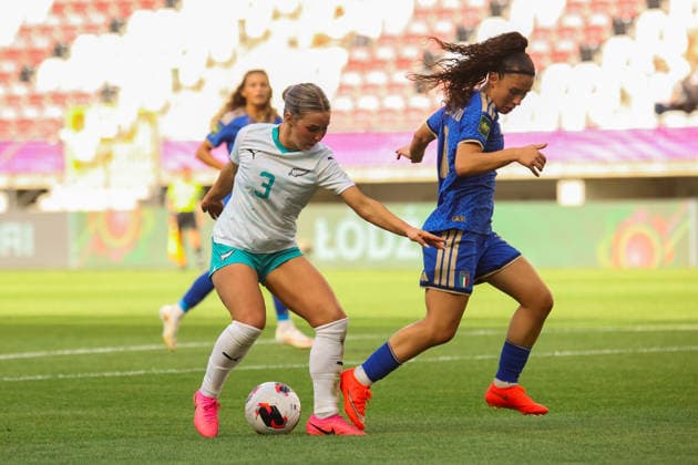 FIFA U-20 Women s World Cup Poland 2026 - Italy vs New Zealand in Lodz, Poland Mackenzie GREENE of New Zealand and Giada PELLEGRINO CIMO of Italy during the FIFA U-20 Women s World Cup Poland 2026 match between Italy and New Zealand at Stadion Miejski LKS Lodz. Copyright: xx