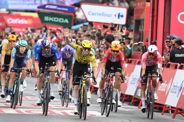09-09-2026 Vuelta A Espana; Tappa 17 Dos Hermanas - Sevilla; 2026, Visma - Lease A Bike; 2026, Red Bull - Bora Hansgrohe; 2026, Uno X - Mobility; 2026, Lotto - Intermarche; Brennan, James Matthew; Meeus, Jordi; Nielsen Magnus, Cort; De Schuyteneer, Steffen; Siviglia; 