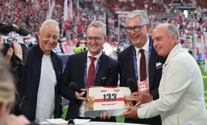 Stuttgart, Soccer, UEFA Champions League: VfB Stuttgart vs. Viking Stavanger; from left: Kaarl Allgöwer, Alexander Wehrle, Dietmar Allgaier, Hansi Müller