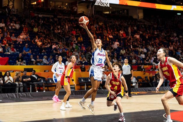 Trinity San Antonio (Puerto Rico), 23 on a layup; Yuan Li (China), 04; GER; Puerto Rico vs. China; Basketball; 2026 FIBA Women’s World Cup; Quarterfinal Qualifier; September 9, 2026 GER, Puerto Rico vs. China, basketball, 2026 FIBA Women’s World Cup, quarterfinal qualifier, September 9, 2026 Berlin Copyright: xEibner-Pressefoto MaxxVincenx EP_MVN