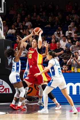 Ziyu Zhang (China, 19) with the ball against Jacqueline Benitez (Puerto Rico, 55) and Zaida Gonzalez (Puerto Rico, 06), GER, Puerto Rico vs. China, Basketball, 2026 FIBA Women’s World Cup, Quarterfinal Qualifier, September 9, 2026, GER, Puerto Rico vs. China, Basketball, FIBA Women s World Cup 2026, Qualification for the quarterfinals, September 9, 2026, Berlin Copyright: xEibner-Pressefoto MaxxVincenx EP_MVN