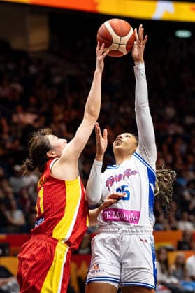 Denise Solis of Puerto Rico, 25, attempts a layup; blocked by Xinyu Luo of China, 11; GER, Puerto Rico vs. China, Basketball, 2026 FIBA Women’s World Cup, Quarterfinal Qualifier, September 9, 2026, GER, Puerto Rico vs. China, Basketball, 2026 FIBA Women’s World Cup, Quarterfinal Qualifier, September 9, 2026, Berlin Copyright: xEibner-Pressefoto MaxxVincenx EP_MVN
