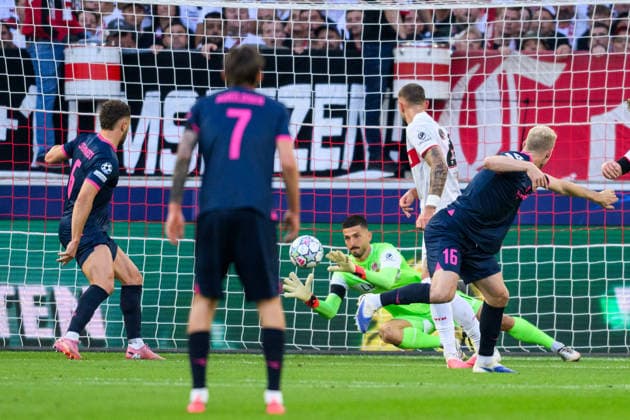 September 9, 2009: Henrik Bjordal of Viking during the UEFA Champions League soccer match between VfB Stuttgart and Viking on September 9, 2026 in Stuttgart. Photo by Marius Simensen, BILDBYRAN COP 238 MM0072 bbeng football soccer UEFA Champions League Viking VfB Stuttgart  Copyright: MARIUSxSIMENSEN BB260909BB547