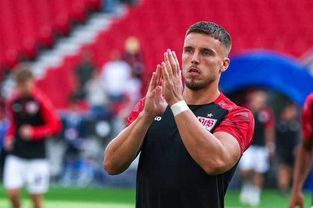 Ermedin Demirovic 9 of VfB Stuttgart greets the fans, VfB Stuttgart vs. Viking Stavanger, Soccer, Men, UEFA Champions League, 2026–2027 Season, Matchday 1, September 9, 2026, Stuttgart, Baden-Württemberg, Germany Copyright: xkolbert-press MartinxAgüerax