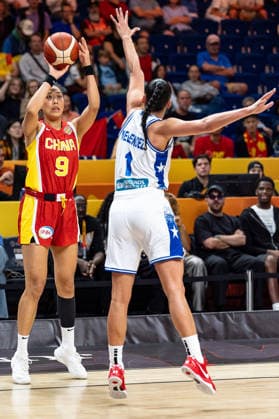 Ziting Tang (China), No. 09, shooting; Tayra Melendez (Puerto Rico), No. 01; GER; Puerto Rico vs. China; Basketball; 2026 FIBA Women s World Cup; Quarterfinal Qualifier; September 9, 2026, GER, Puerto Rico vs. China, Basketball, 2026 FIBA Women’s World Cup, Qualification for the quarterfinals, September 9, 2026, Berlin Copyright: xEibner-Pressefoto MaxxVincenx EP_MVN