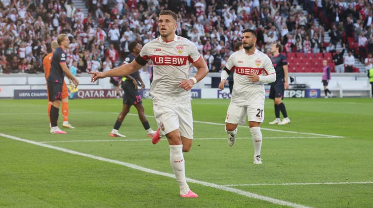 Stuttgart, Soccer, UEFA Champions League, VfB Stuttgart vs. Viking Stavanger, Ermedin Demirovic celebrates for VfB