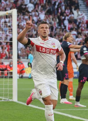 Stuttgart, Soccer, UEFA Champions League, VfB Stuttgart vs. Viking Stavanger, Ermedin Demirovic celebrates for VfB