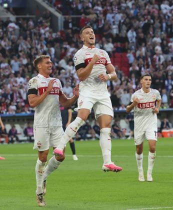 Stuttgart, Soccer, UEFA Champions League, VfB Stuttgart vs. Viking Stavanger, Ermedin Demirovic of VfB celebrates after scoring his third goal; from left: Grischa Prömel, Ermedin Demirovic, Bilal El Khannouss, VfB