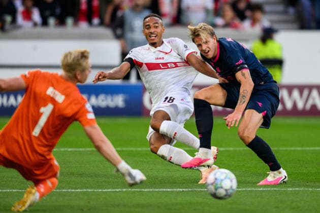 September 9, 2009: Jamie Leweling of Stuttgart and Jesper Daland of Viking during the UEFA Champions League soccer match between VfB Stuttgart and Viking on September 9, 2026 in Stuttgart. Photo by Marius Simensen, BILDBYRAN COP 238 MM0072 bbeng football soccer UEFA Champions League Viking VfB Stuttgart  Copyright: MARIUSxSIMENSEN BB260909BB631