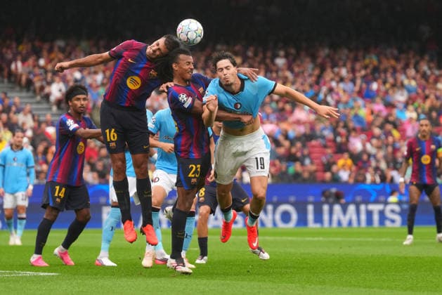 UEFA Champions League: FC Barcelona, Barca v Feyenoord Rotterdam Barcelona - Karim Adeyemi of FC Barcelona duels for the ball with Rodri of FC Barcelona, Jules Kounde of FC Barcelona and Nacho Ferri of Feyenoord Rotterdam during the first competition round of the 2026 2027 UEFA Champions League season. The match is set between FC Barcelona and Feyenoord Rotterdam at Camp Nou on 9 September 2026 in Barcelona, Spain. (Hero Images Yannick Verhoeven) Copyright: xYannickxVerhoevenx