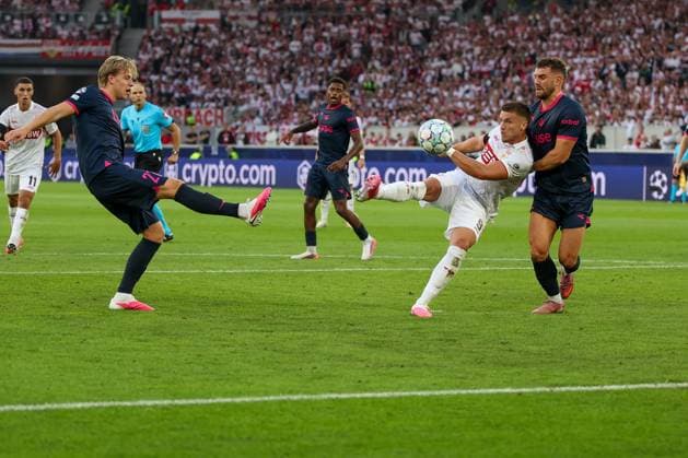 Ermedin Demirovic (9, VfB Stuttgart) scores the 3-1 goal against Jesper Daland (27, Viking Stavanger) and Kristoffer Haugen (28, Viking Stavanger), action, VfB Stuttgart vs. Viking Stavanger, soccer, men s, UEFA Champions League, 2026–2027 season, Matchday 1, September 9, 2026, Stuttgart, Baden-Württemberg, Germany Copyright: xkolbert-press MartinxAgüerax