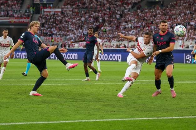 Ermedin Demirovic (9, VfB Stuttgart) scores the 3-1 goal against Jesper Daland (27, Viking Stavanger) and Kristoffer Haugen (28, Viking Stavanger), VfB Stuttgart vs. Viking Stavanger, Soccer, Men, UEFA Champions League, 2026–2027 Season, Matchday 1, September 9, 2026, Stuttgart, Baden-Württemberg, Germany Copyright: xkolbert-press MartinxAgüerax