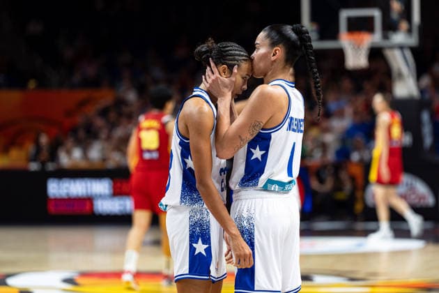 Tayra Melendez (Puerto Rico), No. 1, comforts Trinity (San Antonio, Puerto Rico), No. 23, after a loss; disappointment, GER, Puerto Rico vs. China, basketball, 2026 FIBA Women’s World Cup, quarterfinal qualifier, September 9, 2026, GER, Puerto Rico vs. China, basketball, 2026 FIBA Women’s World Cup, quarterfinal qualification, September 9, 2026, Berlin Copyright: xEibner-Pressefoto MaxxVincenx EP_MVN