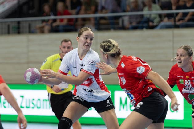 Nieke Kühne Blomberg, 9, Ilona Kieffer Halle, 72, SV Union Halle Neustadt vs. HSG Blomberg Lippe, Women s Handball Bundesliga 1, Matchday 3 of the 2026–27 season, September 9, 2026, Halle, SWH Arena, Saxony-Anhalt, Germany
