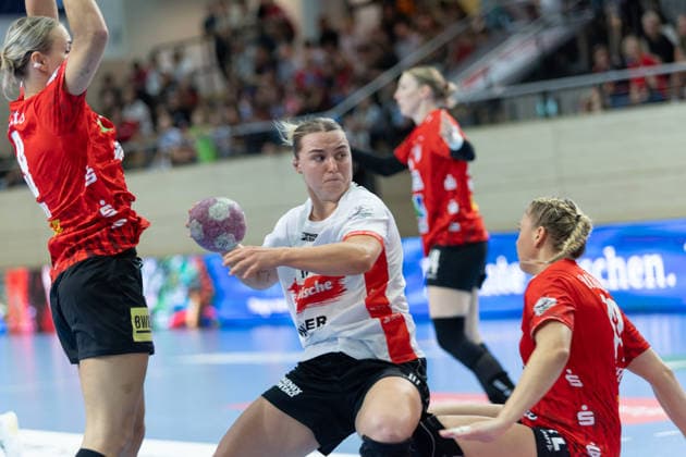 Lea Gruber (Halle), 19, Maxi Mühlner (Blomberg), 10, Ilona Kieffer (Halle), 72, SV Union Halle Neustadt vs. HSG Blomberg Lippe, Women s Handball Bundesliga 1, Matchday 3 of the 2026–27 season, September 9, 2026, Halle, SWH Arena, Saxony-Anhalt, Germany
