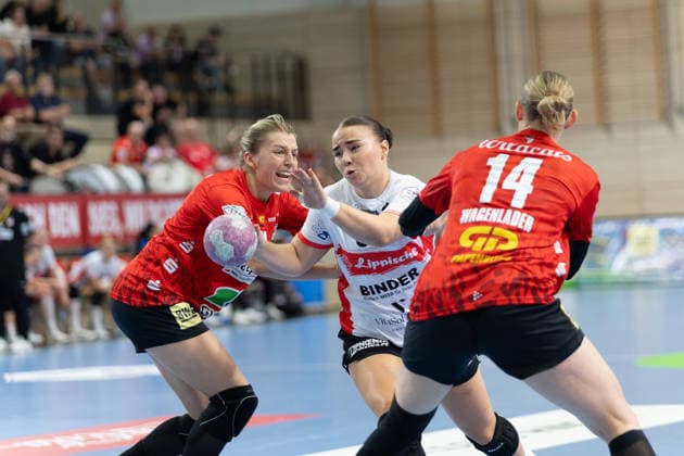 Ilona Kieffer Halle, 72, Elin Magnusdottir Blomberg, 33, Tina Wagenlader Halle, 14, SV Union Halle Neustadt vs. HSG Blomberg Lippe, Women s Handball Bundesliga 1, Matchday 3 of the 2026–27 season, September 9, 2026, Halle, SWH Arena, Saxony-Anhalt, Germany