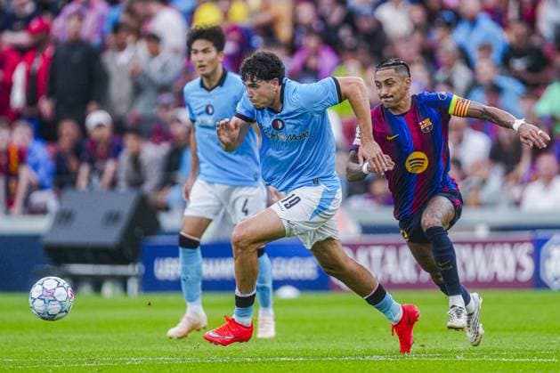 BARCELONA - Nacho Ferri of Feyenoord battles for possession with Raphinha of FC Barcelona, Barca during the UEFA Champions League match between FC Barcelona and Feyenoord at the Spotify Camp Nou on 09 September 2026 in Barcelona, Spain. GEERT VAN ERVEN ANP UEFA Champions League 2026 27 xVIxANPxSportx xMarcelxterxBalsxIVx 567773103 originalFilename: 567773103.jpg