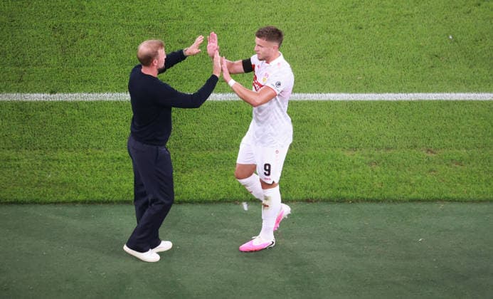 09 09 26 VfB Stuttgart vs. Viking Stavanger, Germany, Stuttgart, September 9, 2026, Soccer, UEFA Champions League, 2026–2027 season, VfB Stuttgart vs. Viking Stavanger: VfB coach Sebastian Hoeneß with Ermedin Demirovic during a substitution