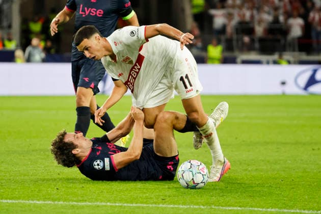 Joe Bell of Viking Stavanger (No. 8) and Bilal El Khannouss of VfB Stuttgart (No. 11) in a tackle, Germany, soccer, UEFA Champions League, Matchday 1, 2026–2027, VfB Stuttgart vs. Viking Stavanger, September 9, 2026, Stuttgart Arena, Stuttgart, Germany Copyright: xGrantxHubbsx