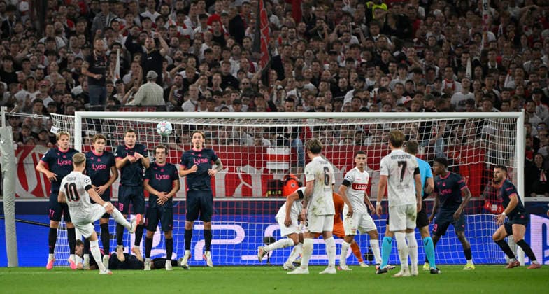 Penalty area play, Goalmouth action: Free kick by Chris Fuehrich, VfB Stuttgart 10, Champions League: VfB Stuttgart vs. Viking FK Stavanger, September 9, 2026. DFL regulations prohibit any use of photographs as image sequences and or quasi-video Champions League: VfB Stuttgart vs. Viking FK Stavanger