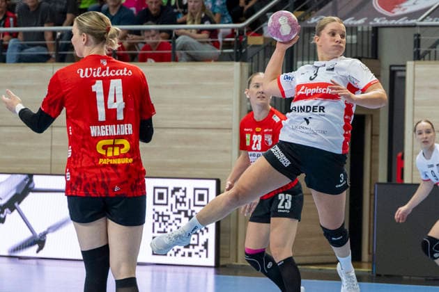 Alsco Women s Handball Bundesliga, 2026–2027 Season: SV Union Halle Neustadt vs. HSG Blomberg Lippe, Halle, Germany, September 9, 2026. Pictured, from left: Tina Wagenlader (Halle) and Laura Rüffieux (Blomberg), Halle Saale, SWH Arena, Saxony-Anhalt, Germany