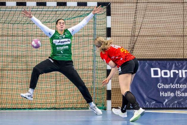 Alsco Women s Handball Bundesliga, 2026–2027 Season: SV Union Halle Neustadt vs. HSG Blomberg Lippe, Halle, Germany, September 9, 2026. Pictured from left: Goaltender Lara Lepschi (Blomberg) and Fabienne Büch (Halle), Halle Saale, SWH Arena, Saxony-Anhalt, Germany