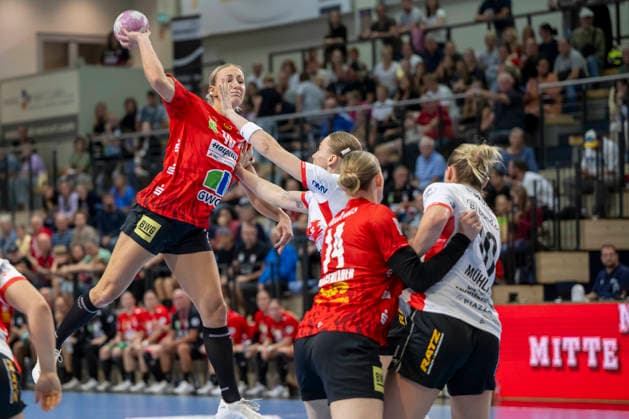 Alsco Women s Handball Bundesliga, 2026–2027 Season: SV Union Halle Neustadt vs. HSG Blomberg Lippe, Halle, Germany, September 9, 2026. Pictured from left: Lea Gruber (Halle), Karolina Jurenczyk (Blomberg), Tina Wagenlader (Halle) and Maxi Mühlner (Blomberg), Halle Saale, SWH Arena, Saxony-Anhalt, Germany