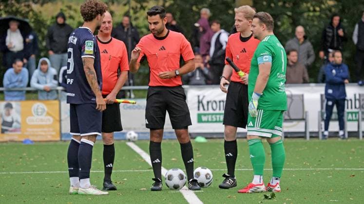 Westphalia Cup soccer match between SpVgg Horsthausen and SF Siegen at the Horsthausen Sports Complex in Herne ** FOR EDITORIAL PURPOSES ONLY ** EDITORIAL USE ONLY ** p Dominik Hanemann 95 of Horsthausen during the Westphalia Cup soccer match between SpVgg Horsthausen (white jerseys) and SF Siegen (blue jerseys) on Wednesday, September 9, 2026, at the Horsthausen Sports Complex in Herne. Photo by Frank Oppitz, FUNKE Photo Services p Sports Germany NRW Herne Copyright FrankxOppitz Copyright: FrankxOppitz doc87j3o1u6kfnd8ot9qy4 ,EDITORIAL USE ONLY Copyright: FrankxOppitz