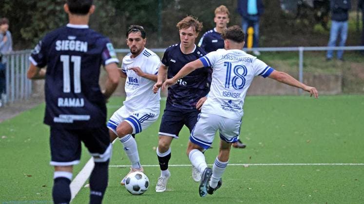 Westphalia Cup soccer match between SpVgg Horsthausen and SF Siegen at the Horsthausen Sports Complex in Herne ** FOR EDITORIAL PURPOSES ONLY ** EDITORIAL USE ONLY ** p Dominik Hanemann 95 of Horsthausen during the Westphalia Cup soccer match between SpVgg Horsthausen (white jerseys) and SF Siegen (blue jerseys) on Wednesday, September 9, 2026, at the Horsthausen Sports Complex in Herne. Photo by Frank Oppitz, FUNKE Photo Services p Sports Germany NRW Herne Copyright FrankxOppitz Copyright: FrankxOppitz doc87j3o1vo5oi14cem2gjj ,EDITORIAL USE ONLY Copyright: FrankxOppitz