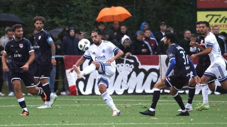 Westphalia Cup soccer match between SpVgg Horsthausen and SF Siegen at the Horsthausen Sports Complex in Herne ** FOR EDITORIAL PURPOSES ONLY ** EDITORIAL USE ONLY ** p Mahmud Siala 10 of Horsthausen during the Westphalia Cup soccer match between SpVgg Horsthausen (white jerseys) and SF Siegen (blue jerseys) on Wednesday, September 9, 2026, at the Horsthausen Sports Complex in Herne. Photo by Frank Oppitz, FUNKE Photo Services p Sports Germany NRW Herne Copyright FrankxOppitz Copyright: FrankxOppitz doc87j3o2fwqnped739kht ,EDITORIAL USE ONLY Copyright: FrankxOppitz