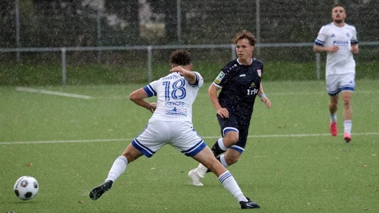 Westphalia Cup soccer match between SpVgg Horsthausen and SF Siegen at the Horsthausen Sports Complex in Herne ** FOR EDITORIAL PURPOSES ONLY ** EDITORIAL USE ONLY ** p Lennard Kurt Isensee 18 of Horsthausen during the Westphalia Cup soccer match between SpVgg Horsthausen (white jerseys) and SF Siegen (blue jerseys) on Wednesday, September 9, 2026, at the Horsthausen Sports Complex in Herne. Photo by Frank Oppitz, FUNKE Photo Services p Sports Germany NRW Herne Copyright FrankxOppitz Copyright: FrankxOppitz doc87j3o2mn90g1aja8sr5f ,EDITORIAL USE ONLY Copyright: FrankxOppitz