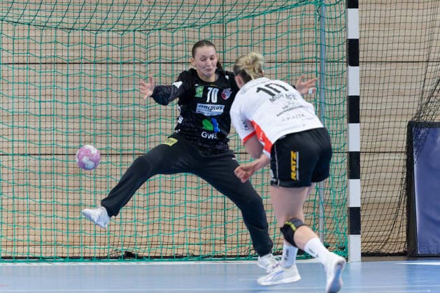 Goalkeeper Nicola Czaja (Halle), 70; Maxi Mühlner (Blomberg), 10; penalty throw; SV Union Halle Neustadt vs. HSG Blomberg Lippe; Women s Handball Bundesliga 1; Matchday 3 of the 2026–27 season, September 9, 2026, Halle SWH Arena, Saxony-Anhalt, Germany