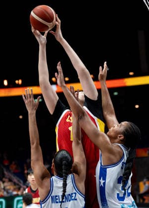 Puerto Rico V China: Qualification To Quarter-Finals - FIBA Women s Basketball World Cup Germany 2026 Zhang Ziyu plays during the FIBA Women s Basketball World Cup 2026 qualification match between Puerto Rico and China in Berlin, Germany, on September 9, 2026. Berlin Germany  Copyright: xMarcinxGolbax originalFilename:golba-puertori260909_npZ6X.jpg