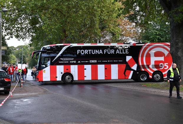 SV Biemenhorst vs. Fortuna Düsseldorf ** FOR EDITORIAL USE ONLY ** EDITORIAL USE ONLY ** p Lower Rhine Soccer Cup, 1st Round: SV Biemenhorst vs. Fortuna Düsseldorf on September 9, 2026, at Praemiun Park am Hünting in Bocholt. Fortuna Düsseldorf team bus. Germany, North Rhine-Westphalia, Bocholt. Copyright ThorstenxTillmann Copyright: ThorstenxTillmann doc87j3uhtwtevv5btvgpi ,EDITORIAL USE ONLY Copyright: ThorstenxTillmann
