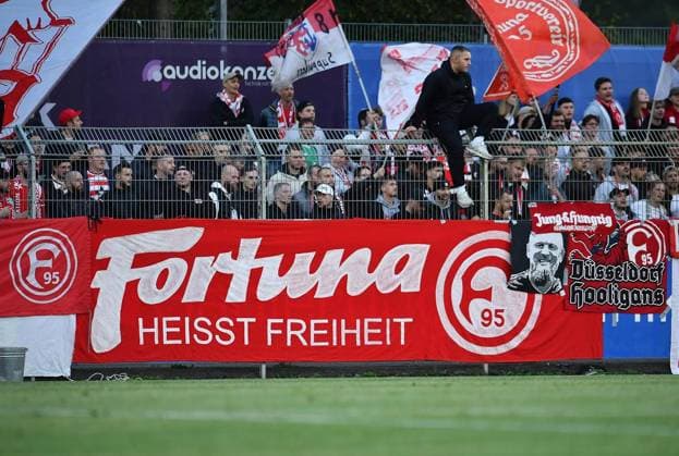 SV Biemenhorst vs. Fortuna Düsseldorf ** FOR EDITORIAL USE ONLY ** EDITORIAL USE ONLY ** p Lower Rhine Soccer Cup, 1st Round: SV Biemenhorst vs. Fortuna Düsseldorf on September 9, 2026, at Praemiun Park am Hünting in Bocholt. Fortuna Düsseldorf fans, Germany, North Rhine-Westphalia, Bocholt. Copyright ThorstenxTillmann Copyright: ThorstenxTillmann doc87j3uk38n0h15ssvngjj ,EDITORIAL USE ONLY Copyright: ThorstenxTillmann