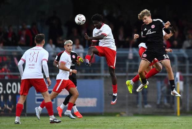 SV Biemenhorst vs. Fortuna Düsseldorf ** FOR EDITORIAL USE ONLY ** EDITORIAL USE ONLY ** p Lower Rhine Soccer Cup, 1st Round: SV Biemenhorst vs. Fortuna Düsseldorf on September 9, 2026, at Praemiun Park am Hünting in Bocholt. Temiope Opeyemi Ajiniran (SV Biemenhorst), on the left, Elias Arden of Fortuna Düsseldorf; on the right, Bocholt, North Rhine-Westphalia, Germany. Copyright ThorstenxTillmann Copyright: ThorstenxTillmann doc87j3uk8gjio1jqt6lgka ,EDITORIAL USE ONLY Copyright: ThorstenxTillmann